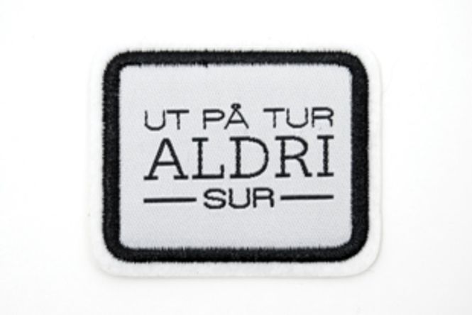 Hovedbilde Symerke Ut på tur aldri sur