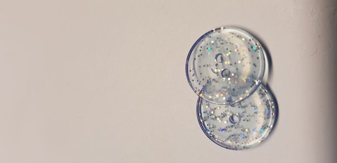 Hovedbilde Knapp 2-hulls glitter 20 mm. ...